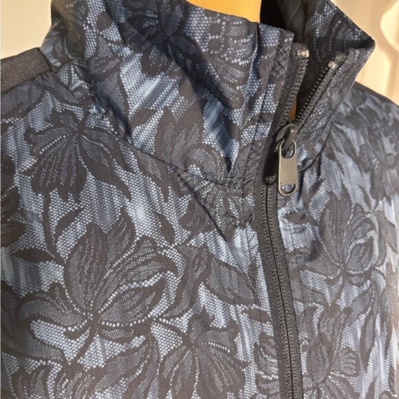 Athleta Women's Blue Sight Seer Lace Ripstop Jacket Size Large - Picture 2 of 14